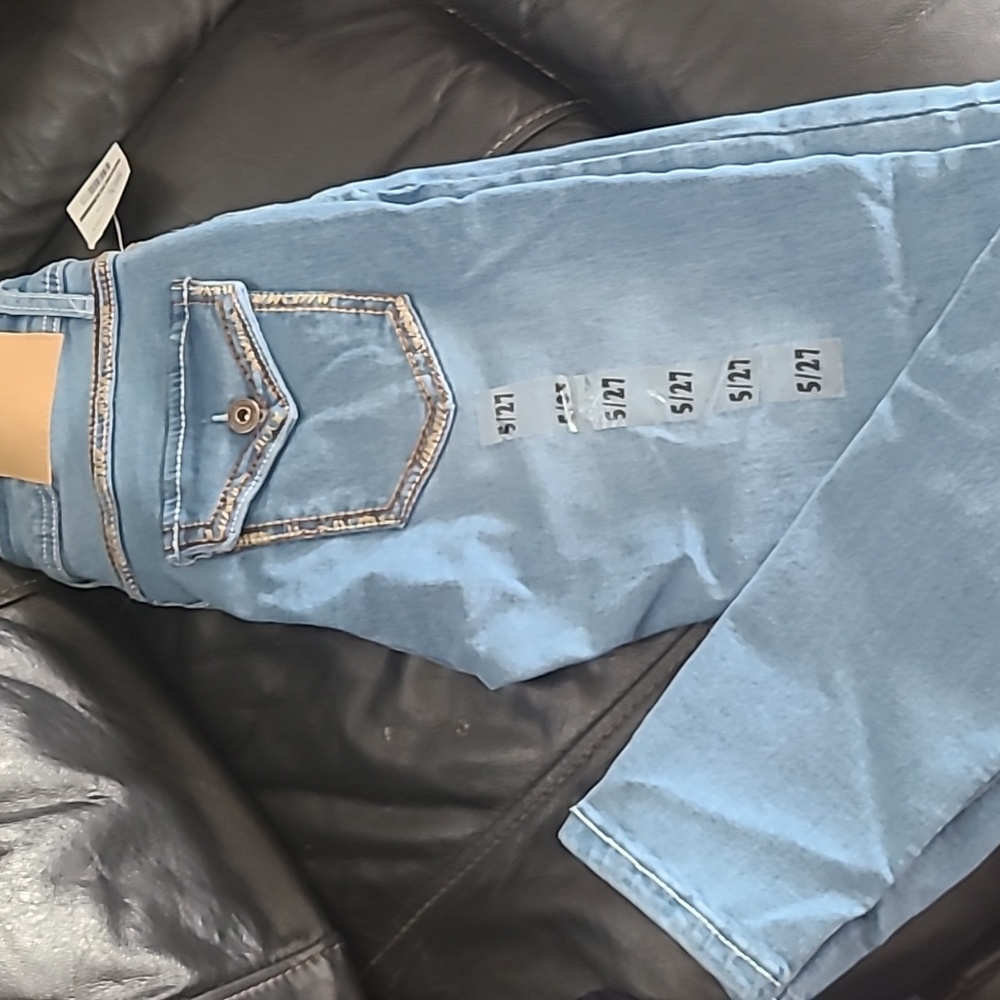 Skinny Embroidered Jeans Junior Size 5/27 29" inseam Mid Rise